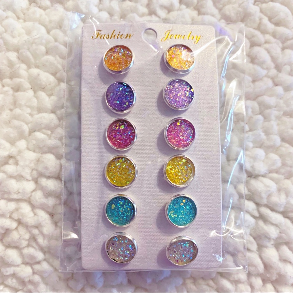 6 Glittery Stud Earrings